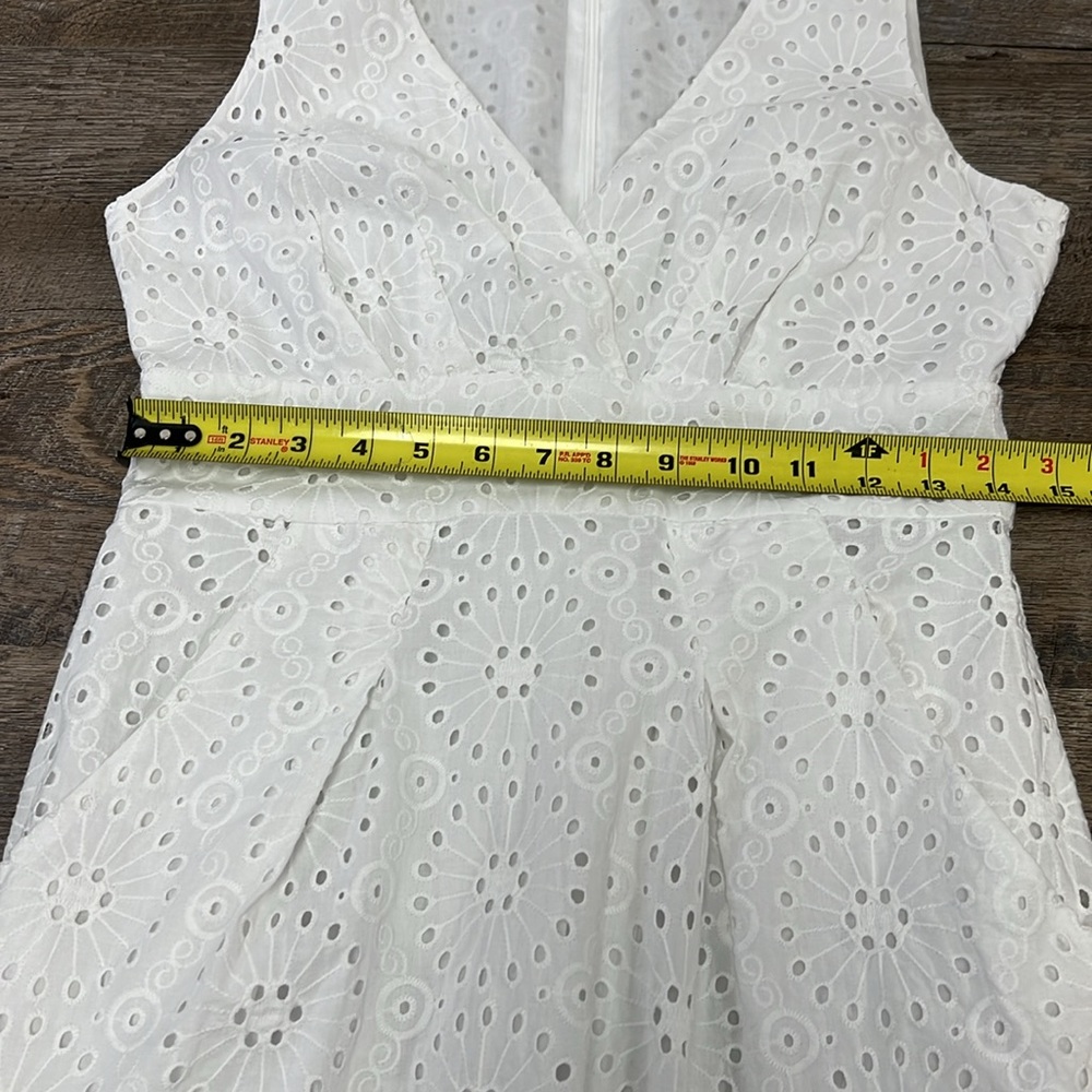 SOLD IN STORE Michael Kors Women’s Sleeveless White Eyelet Dress Size 6 - Picture 9 of 11